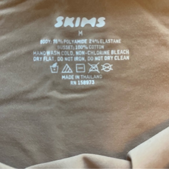Skims Adaptive Bikini briefs Clay/Nude /Beige Sz Medium NWT - Picture 7 of 11